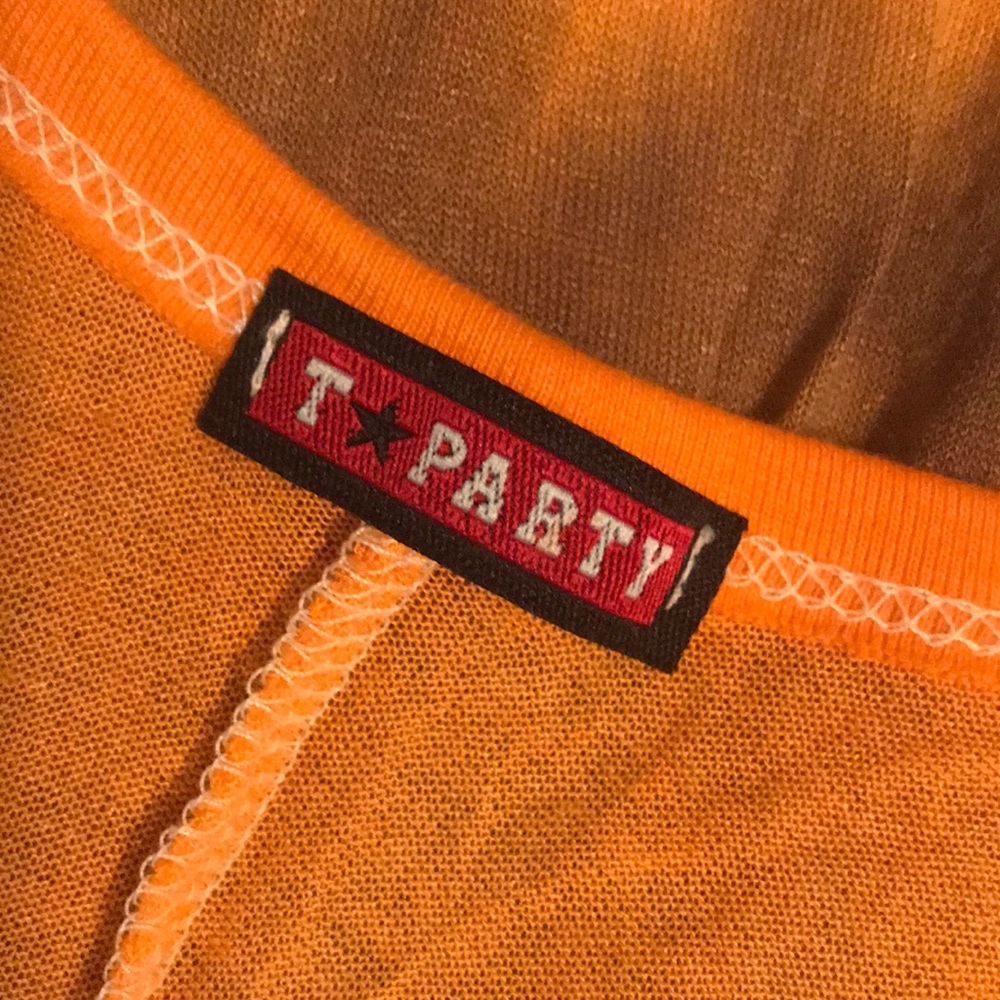🌺 NWT T-PARTY TOP - Picture 3 of 4